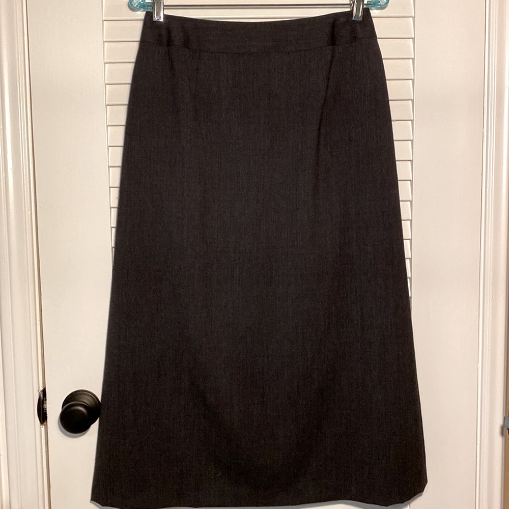 Talbots dark grey wool pencil skirt, 8P, fully lined, back zip, back kick pleat